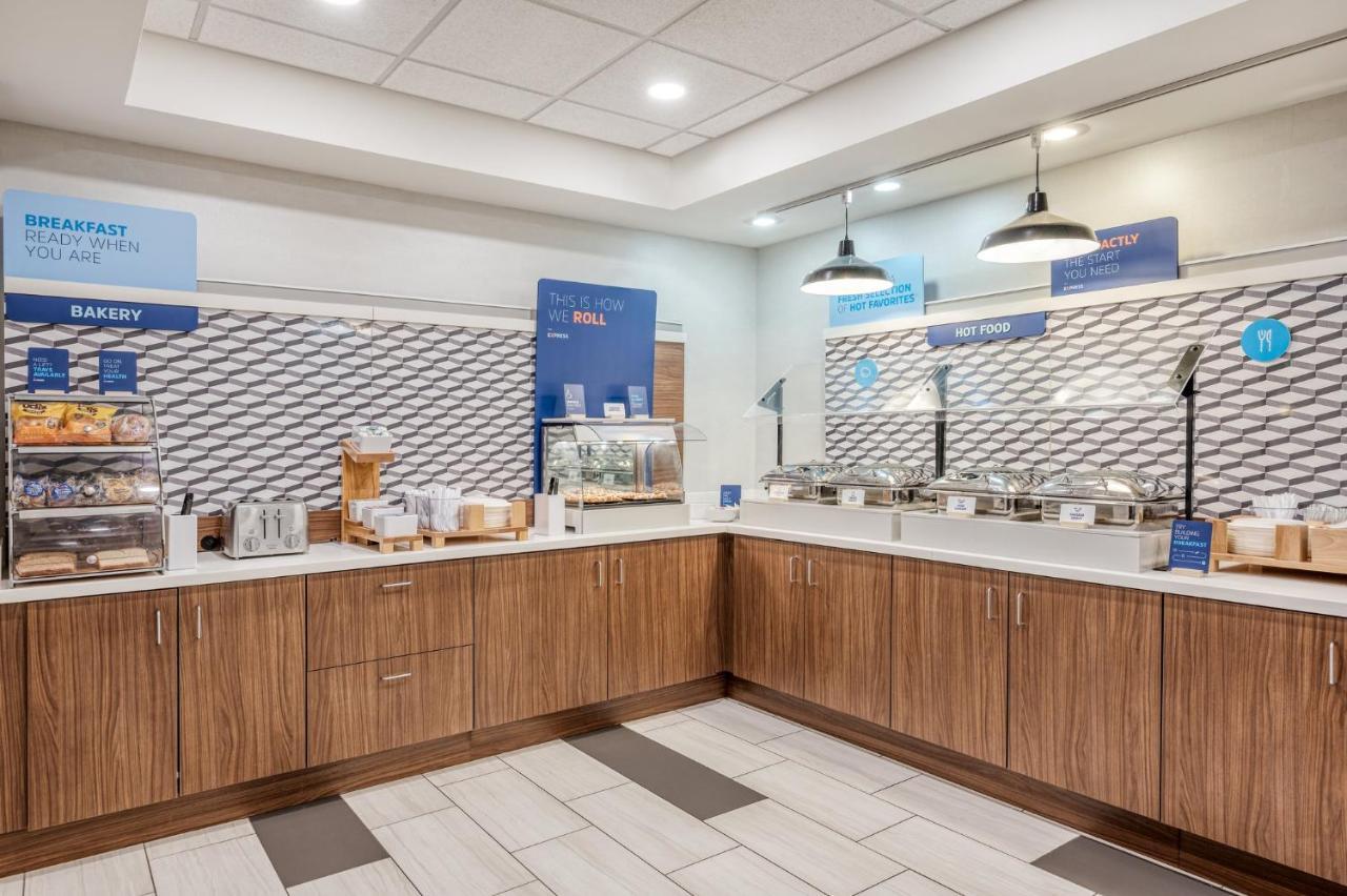 Holiday Inn Express & Suites Vandalia By Ihg Esterno foto